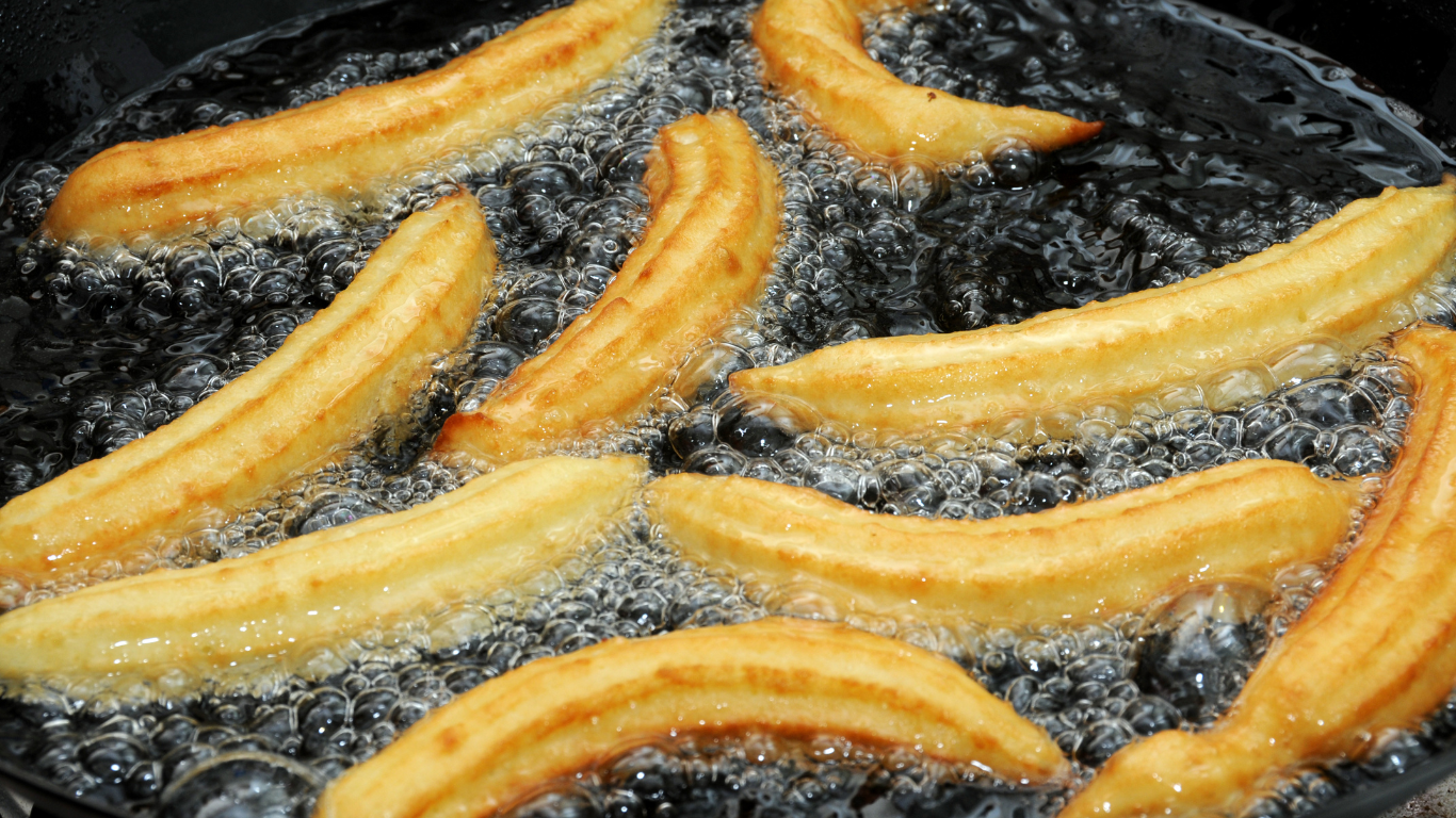 Frying Churos in a pan